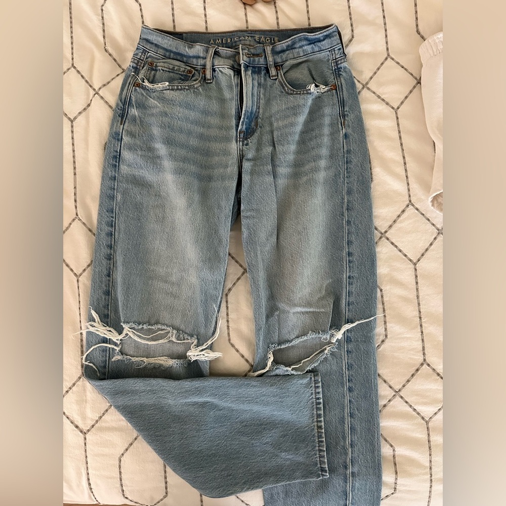 American Eagle ripped 90s straight jeans